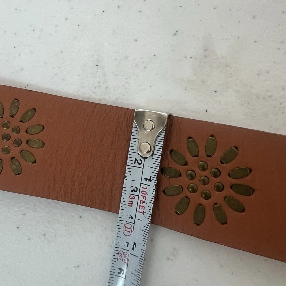 Linea‎ Pelle Anthropologie Brown Genuine Leather Metal Floral Studded Belt M